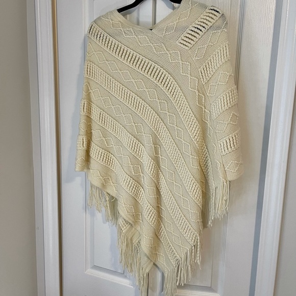 NWOT Cream Knit Poncho - Picture 2 of 2